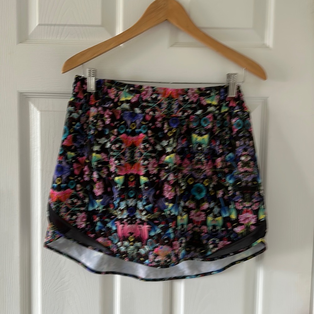 LuluLemon Hotty Hot High-Rise Skirt